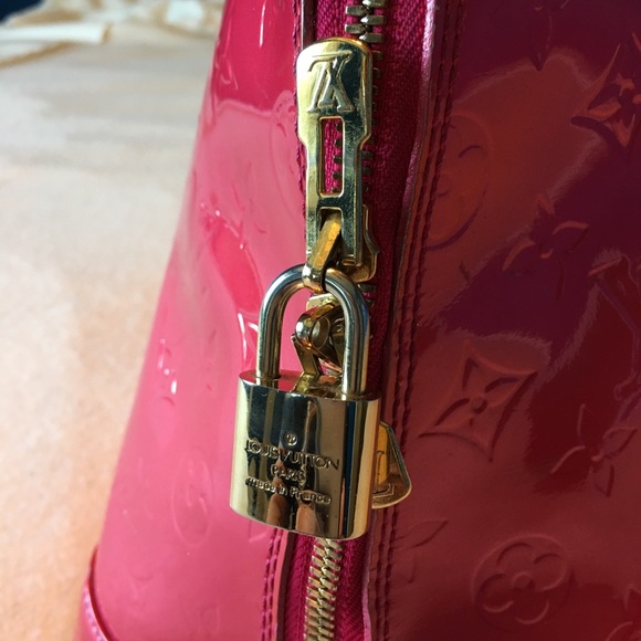 ‼️MONEY FOR DONATIONS‼️Authentic LV Bag - Picture 2 of 8